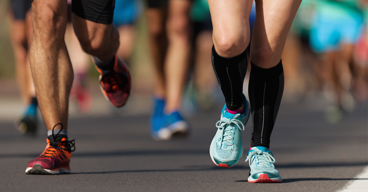 Feet of people running a marthon