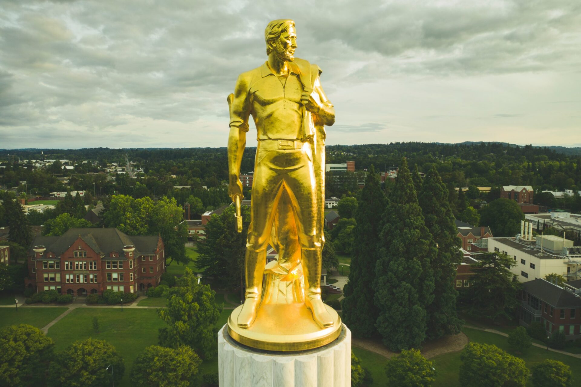 photo of top of salem capitol building | portable restroom rental for constuction
